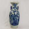 Vaso bianco blu con saggi